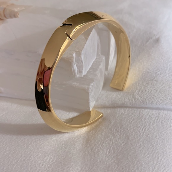 KATE Spade raise the bar cuff hinged bracelet goldtone NWT